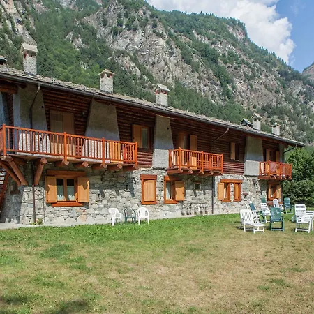 In Near Area 아파트 *